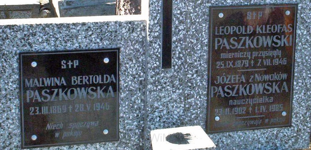 KKE 5995.jpg - Fot. Epitafium nagrobne Józefa (z domu Nowak) i Leopold Kleofas Paszkowscy oraz Malwina Bertolda Paszkowska, Jarosławie, początek XXI wieku.